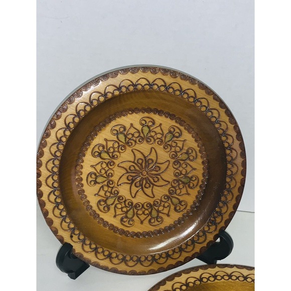 2 Vtg Spoldzielnia Rzemieslnicza Hand Carved Wooden Hanging Plates 8.5" Poland - Picture 4 of 11